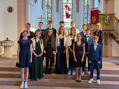 Konfirmanden aus Eichstetten in der Kirche